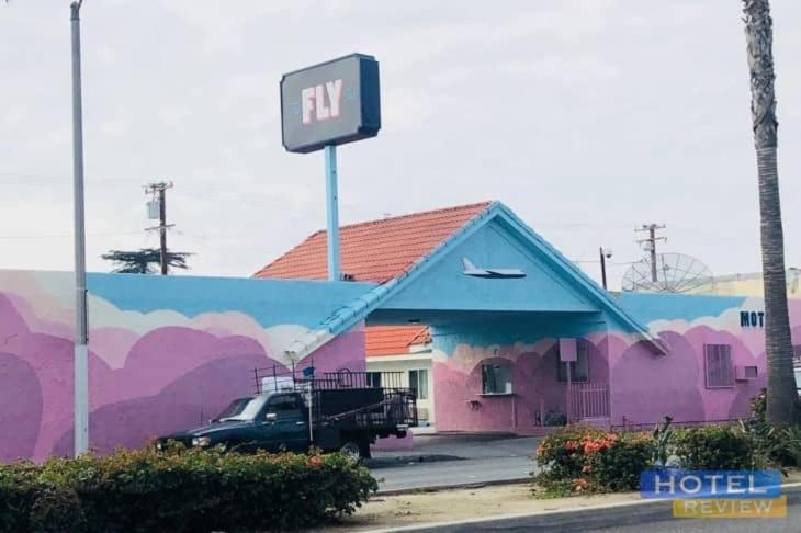 The Fly Motel 2*