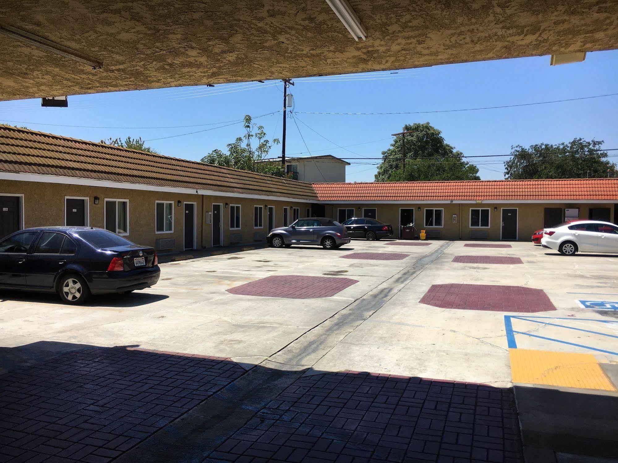 The Fly Motel 2*