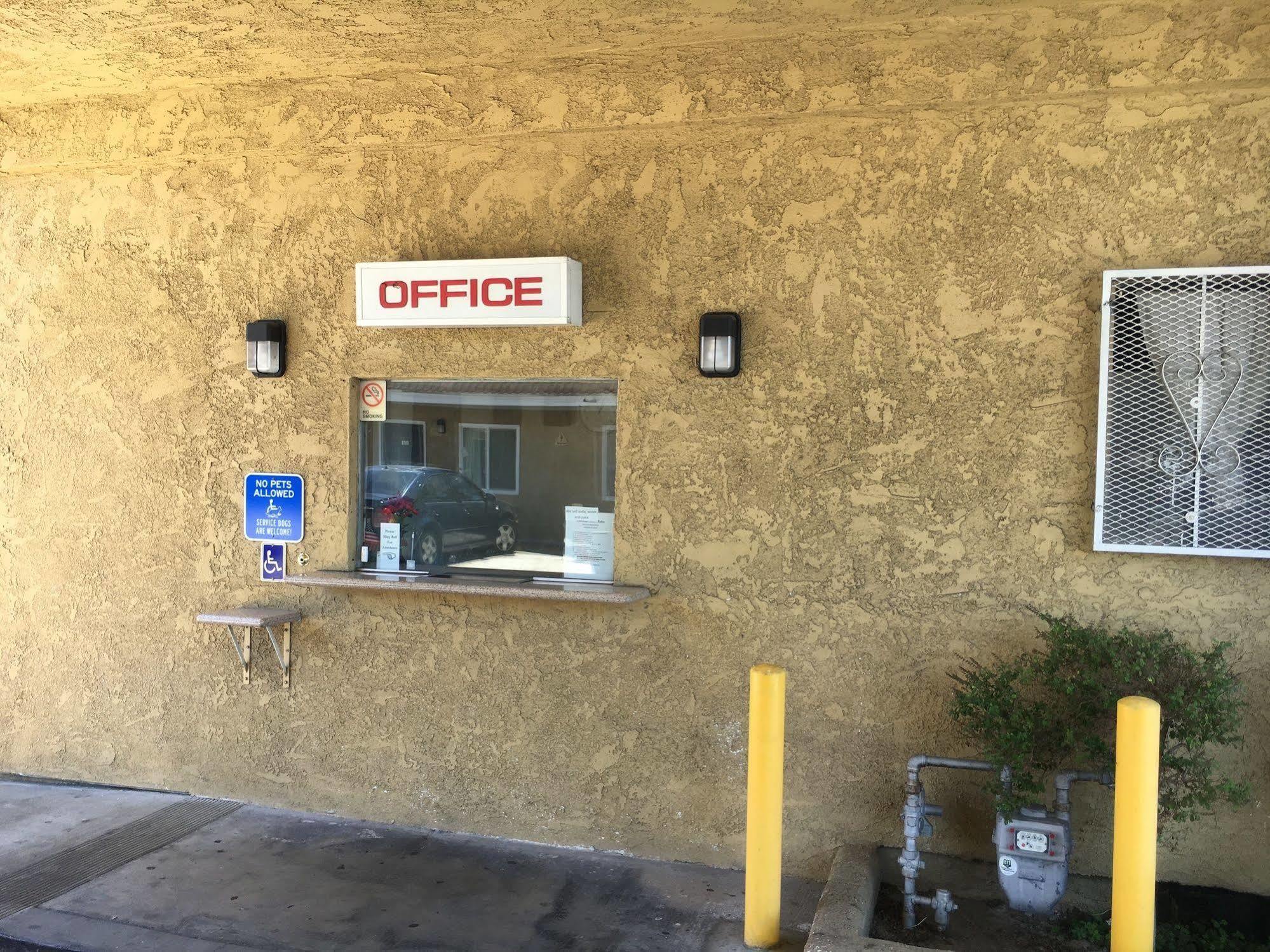 The Fly 2* Lynwood